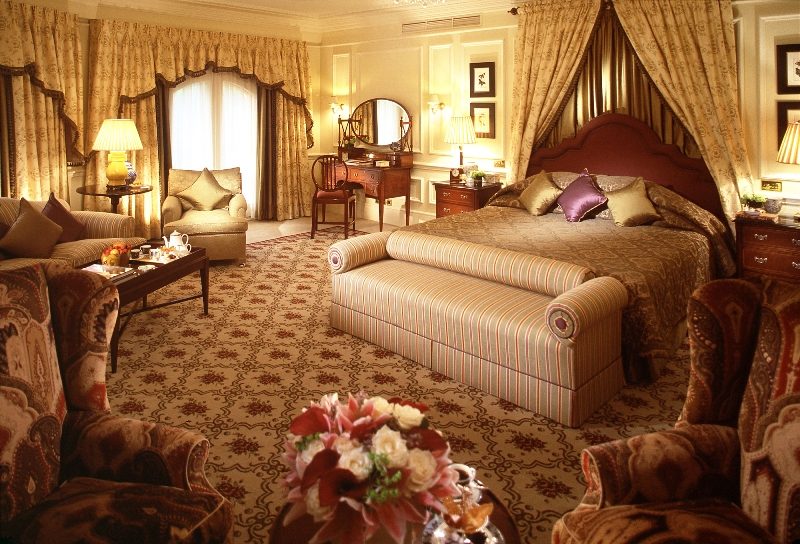 Park-view suite living room at Mandarin Oriental Hyde Park, London