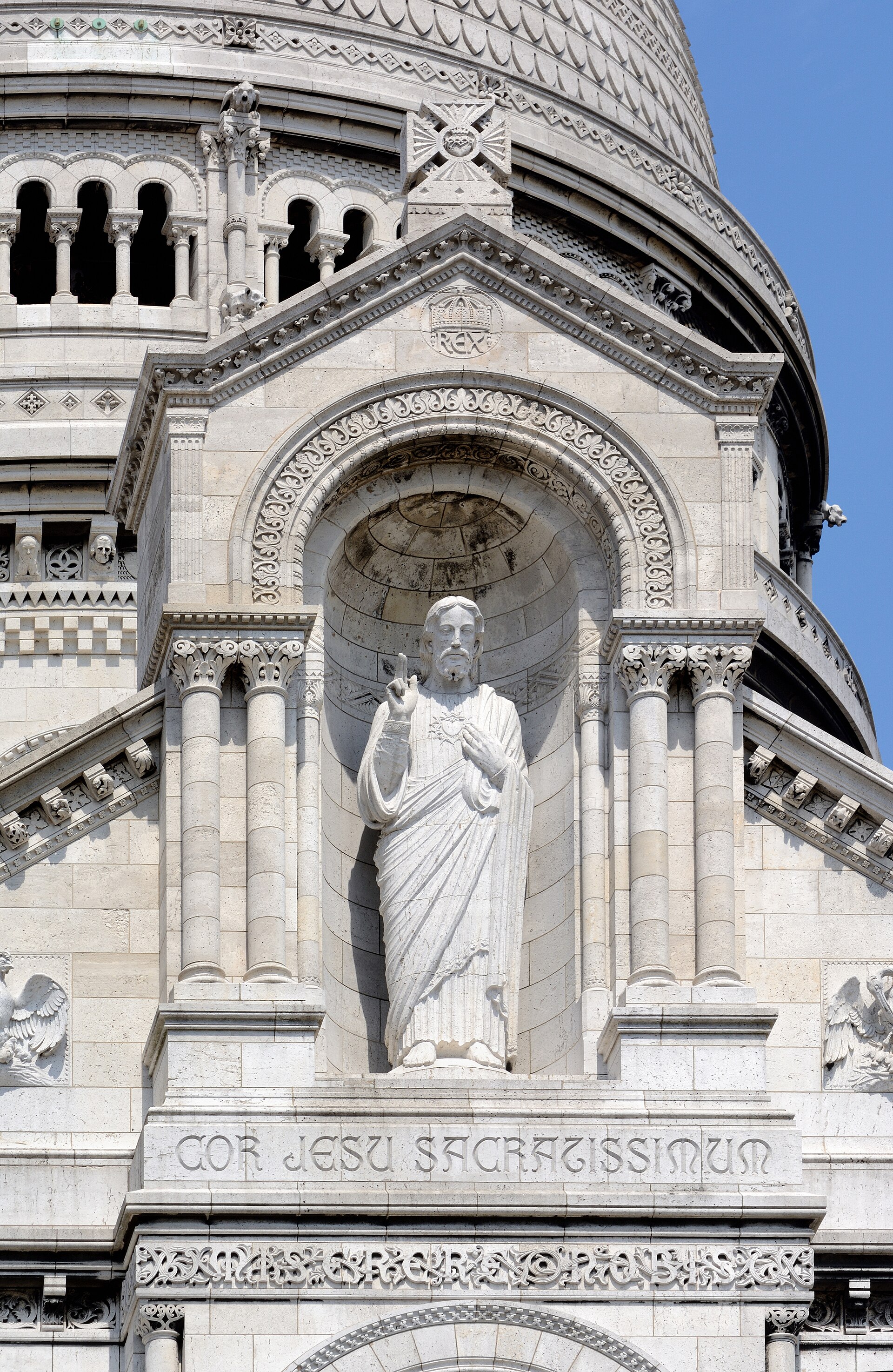 The Sacré-Cœur basilica above Montmartre on a private evening tour of Paris